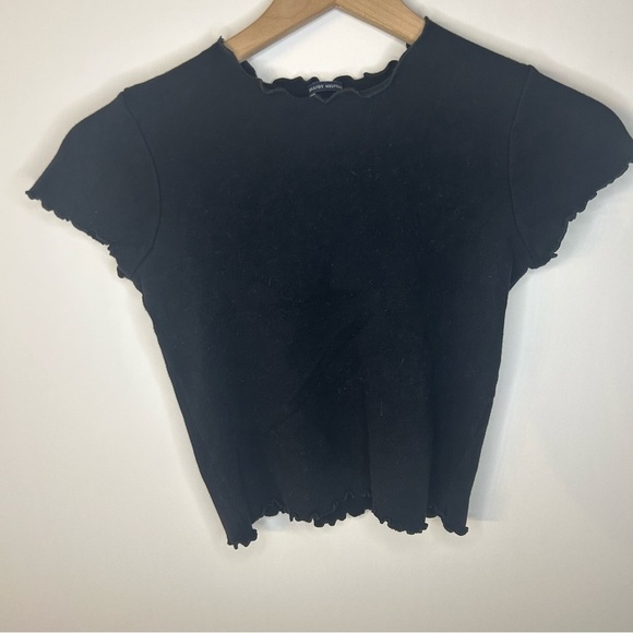 Brandy Melville Women’s Black Lettuce Trim Cropped Short Sleeve Tee, One Size - Picture 2 of 7